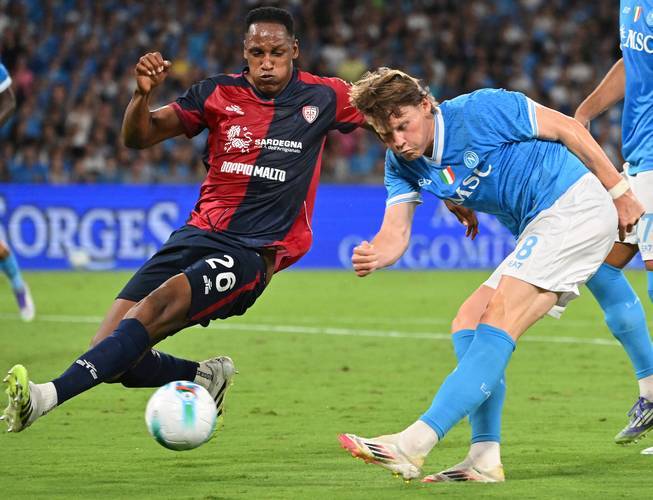 欧冠对决：那不勒斯主场抢分冲前 8，卡拉巴赫残阵死守保资格